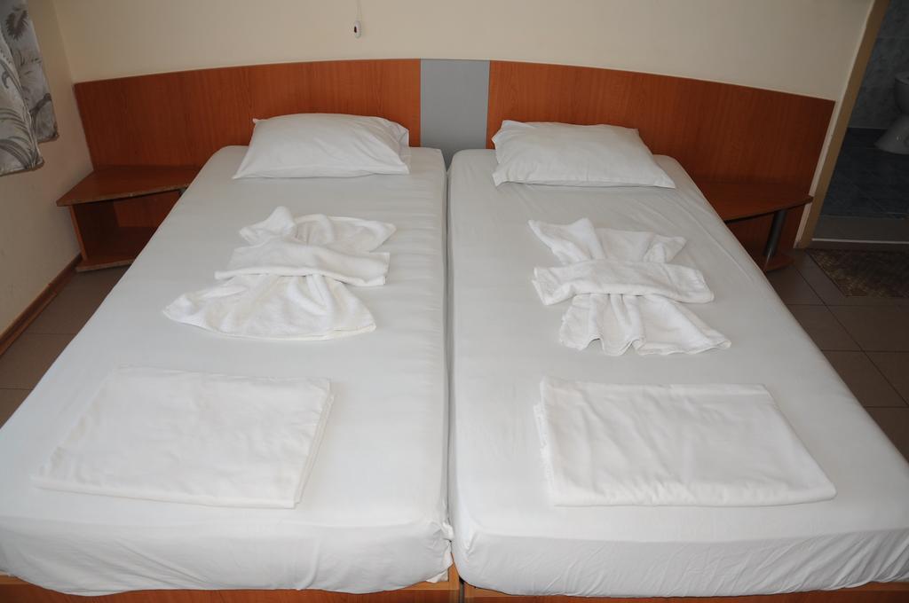 Hotel Babeva สวิติ วลัส ภายนอก รูปภาพ